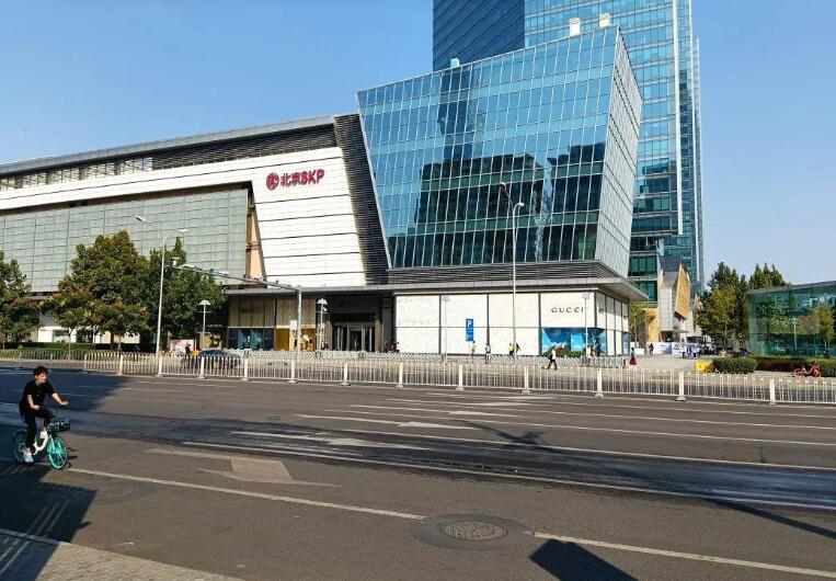 探秘现代商贸综合体：城市商业新地标崛起.jpg